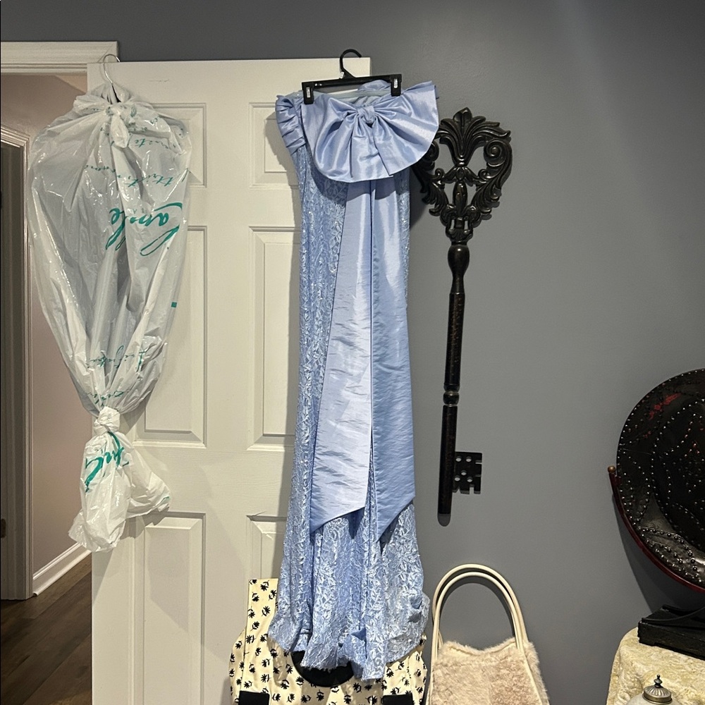 Elegant Light Blue Strapless Gown
